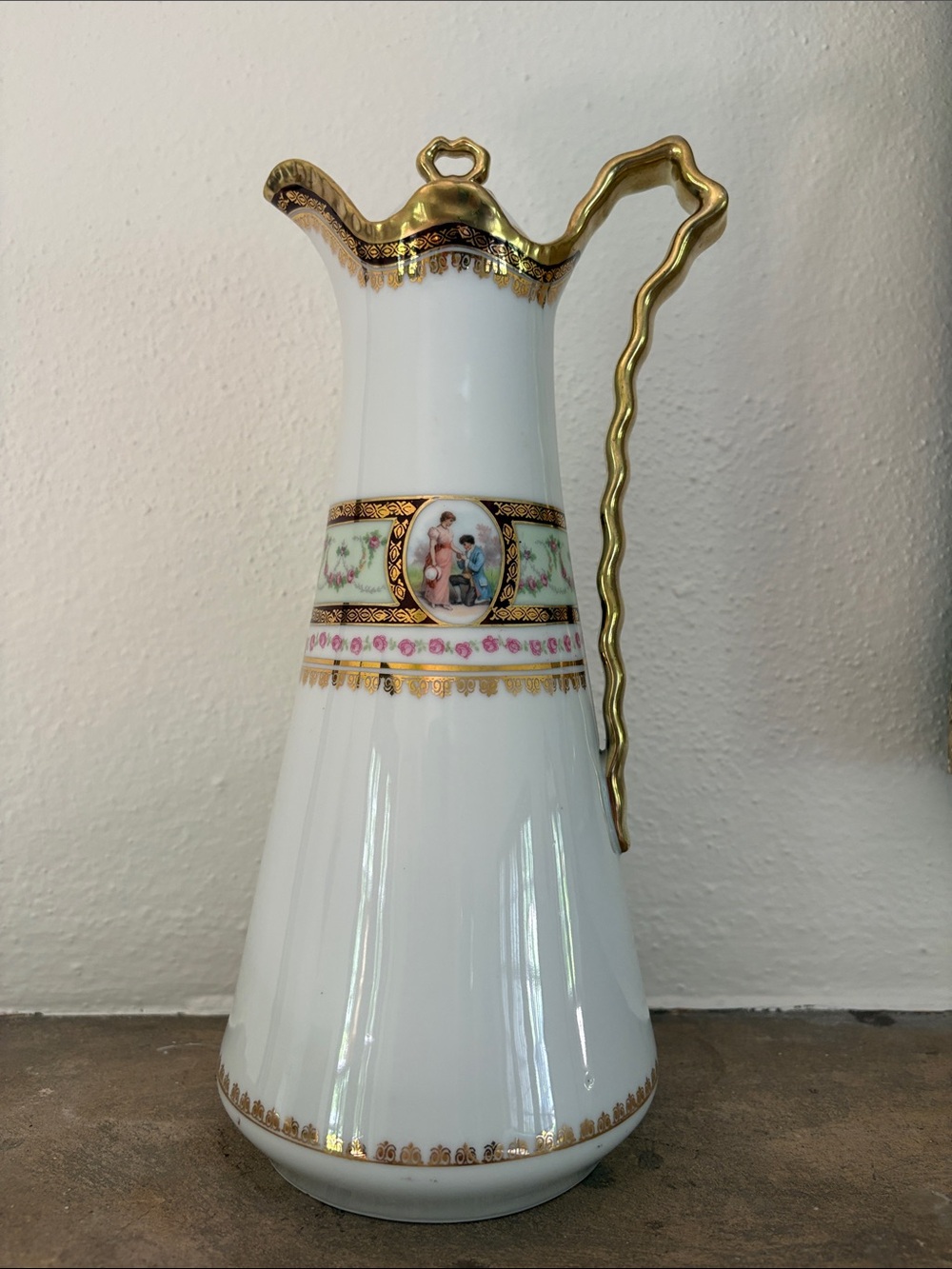 1895 Hohenzollern, Heinrich &Co., Chocolate Pot with lid.